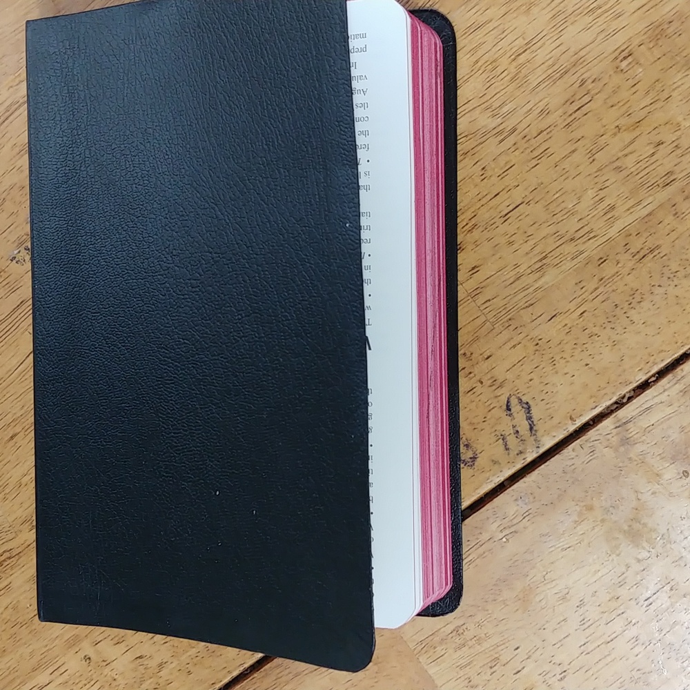 Black Leather Holy Bible - New Revised Standard Version - Picture 8 of 9